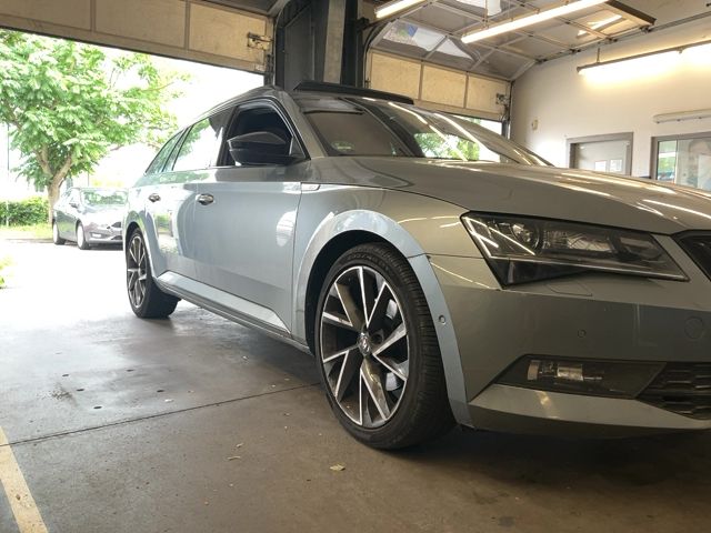 Skoda Superb 2.0 TDI SportLine 2018 – снимка 12
