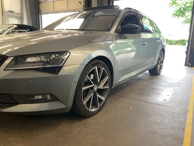 Skoda Superb 2.0 TDI SportLine 2018 – снимка 2