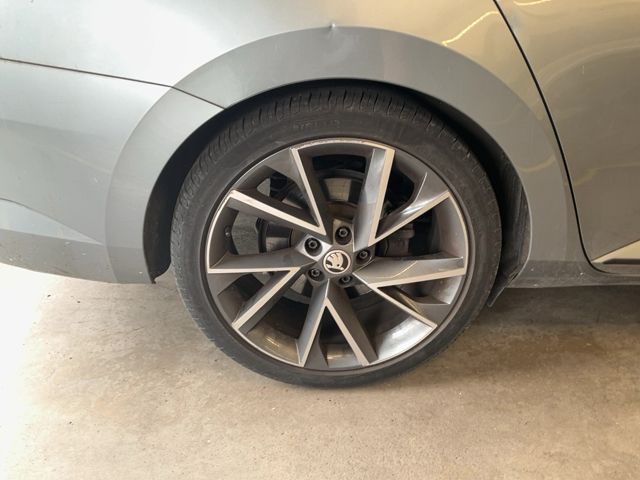 Skoda Superb 2.0 TDI SportLine 2018 – снимка 9