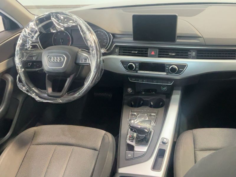 Audi A4 2.0 TDI 2017 – снимка 17