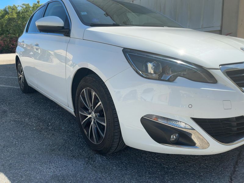 Peugeot 308 1.2 e-THP Allure 2017 – снимка 12