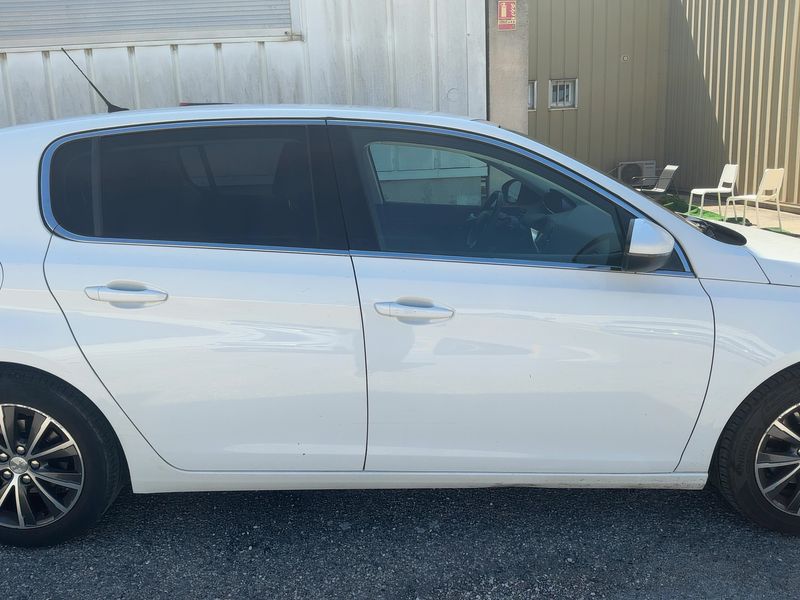 Peugeot 308 1.2 e-THP Allure 2017 – снимка 10