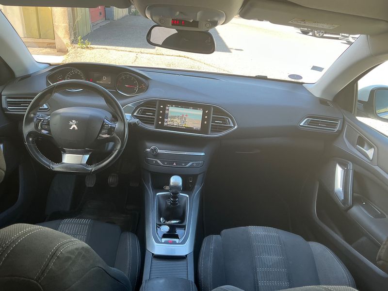 Peugeot 308 1.2 e-THP Allure 2017 – снимка 17