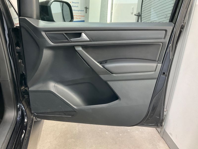 Volkswagen Caddy 1.4 TSI Maxi Highline BlueMotion Tech 2019 – снимка 32