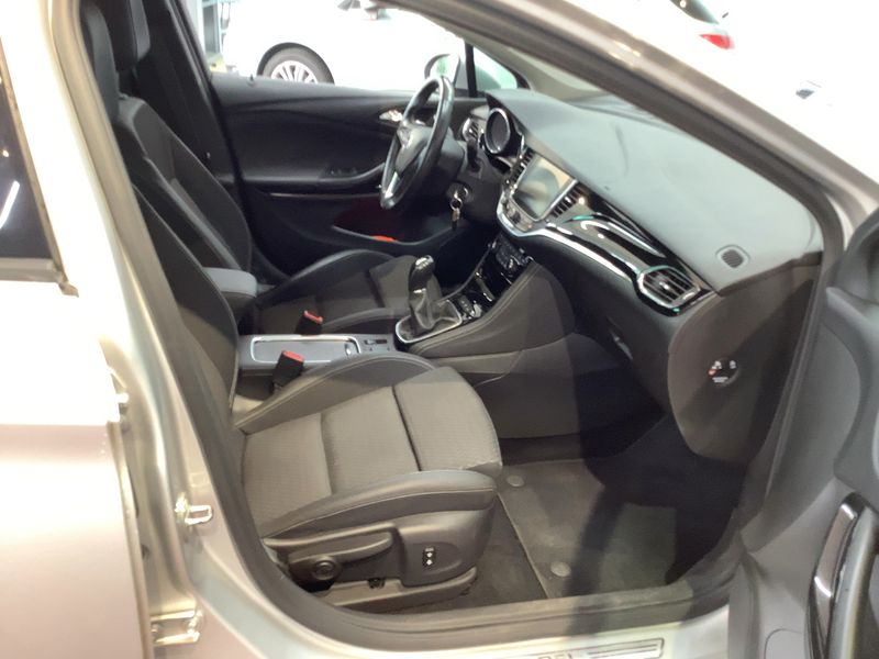 Opel Astra 1.4 SIDI Turbo Innovation 2018 – снимка 17