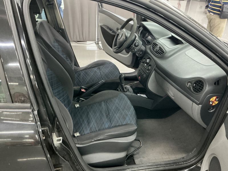 Renault Clio 1.5 dCi Authentique 2006 – снимка 3