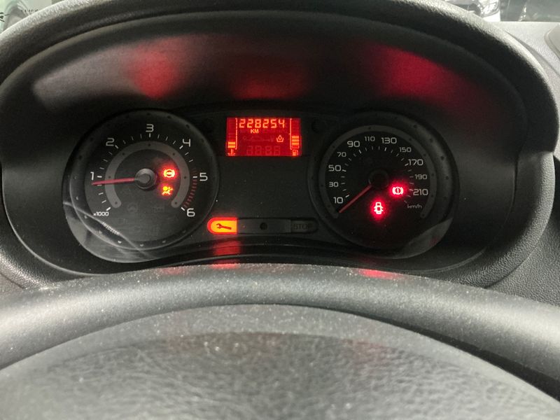 Renault Clio 1.5 dCi Authentique 2006 – снимка 4