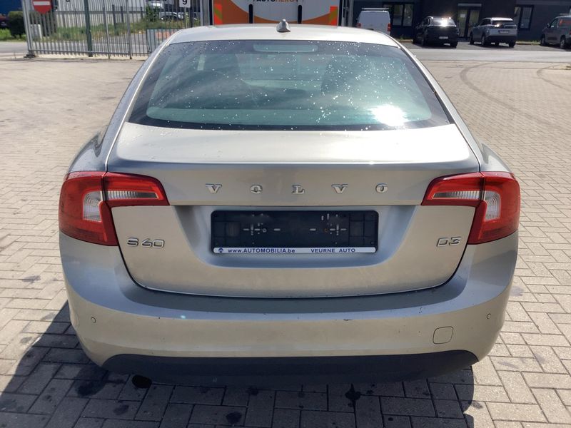 Volvo S60 2.0 D3 Momentum 2013 – снимка 7