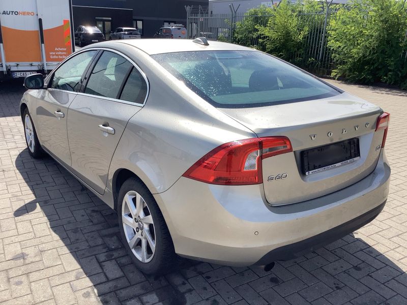 Volvo S60 2.0 D3 Momentum 2013 – снимка 6