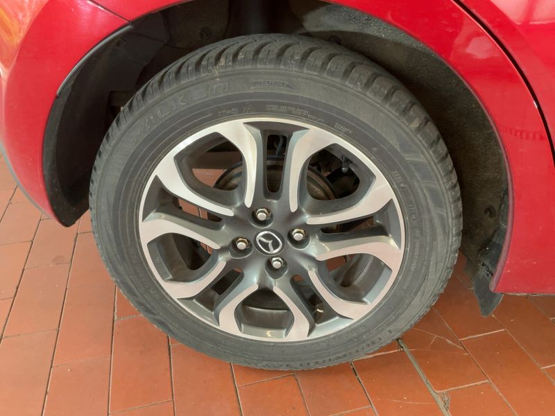 Mazda 2 1.5 Sports-Line 2016 – снимка 9