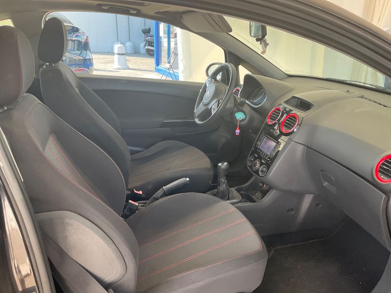 Opel Corsa 1.4 B-Color 2011 – снимка 3