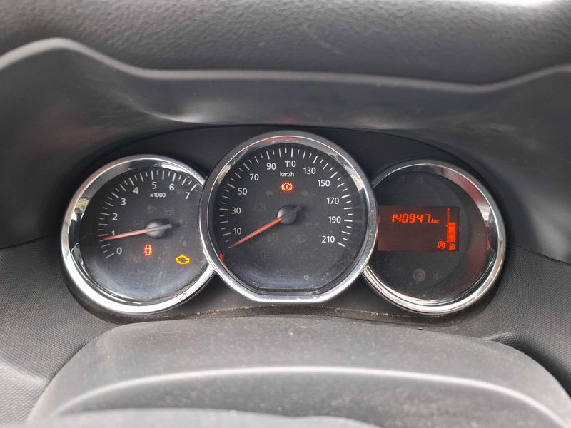 Dacia Duster 1.5 dCi Prestige 4x2 2015 – снимка 12