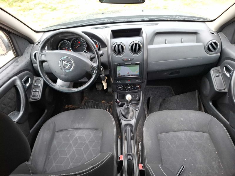 Dacia Duster 1.5 dCi Prestige 4x2 2015 – снимка 11