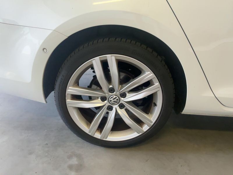 Volkswagen Golf VII 2.0 TDI Highline BlueMotion Tech 2015 – снимка 9