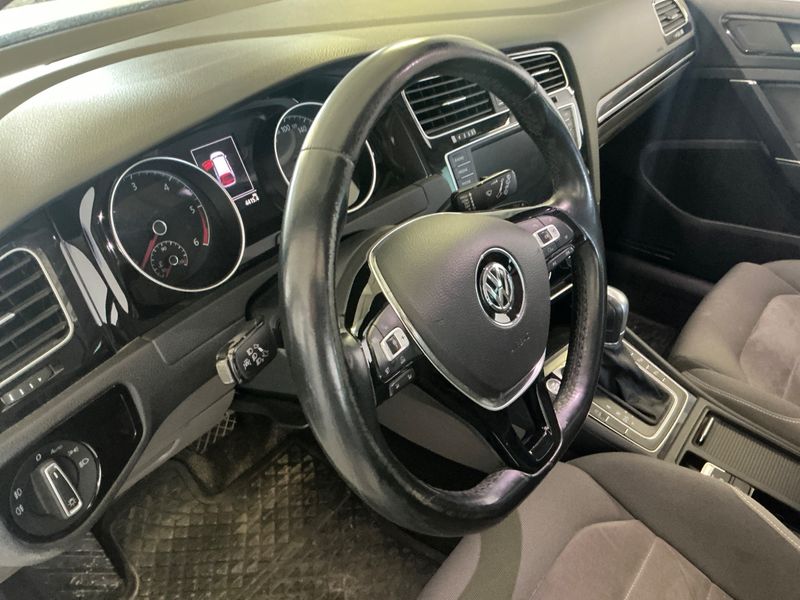 Volkswagen Golf VII 2.0 TDI Highline BlueMotion Tech 2015 – снимка 25