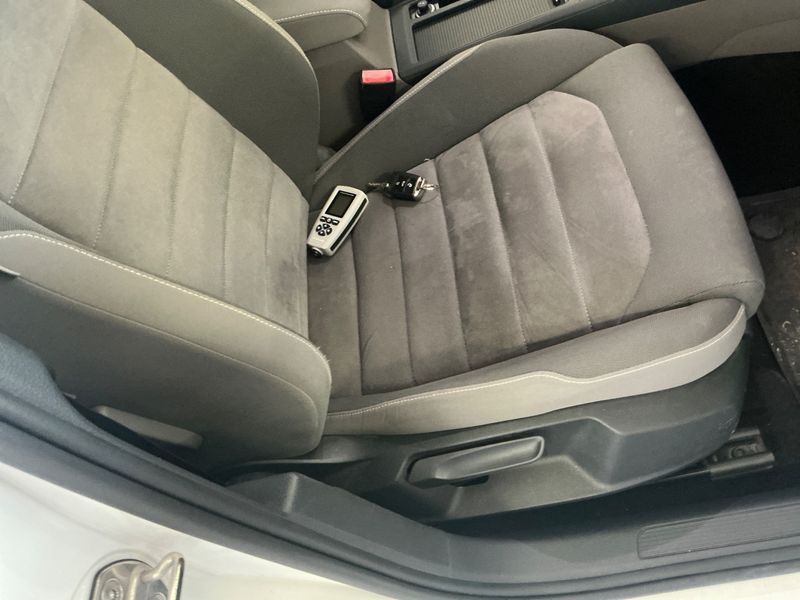 Volkswagen Golf VII 2.0 TDI Highline BlueMotion Tech 2015 – снимка 28