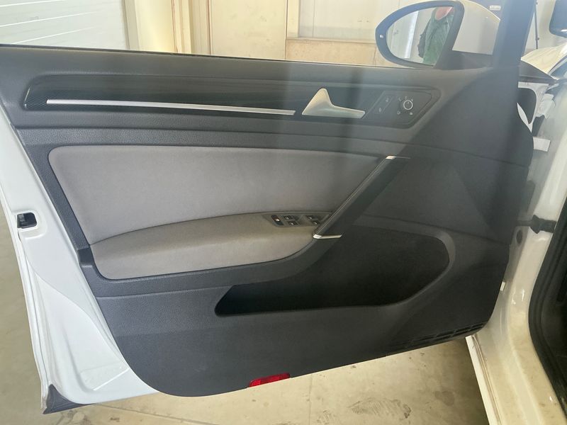 Volkswagen Golf VII 2.0 TDI Highline BlueMotion Tech 2015 – снимка 24
