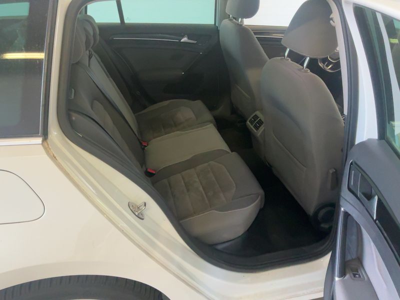 Volkswagen Golf VII 2.0 TDI Highline BlueMotion Tech 2015 – снимка 20