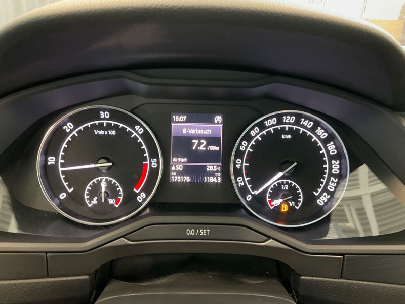 Skoda Superb 2.0 TDI Style 2017 – снимка 19