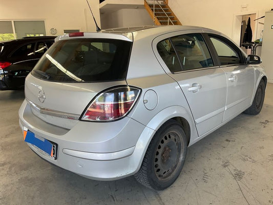 Opel Astra 2.0 Turbo Innovation "110 Jahre" 2009 – снимка 2