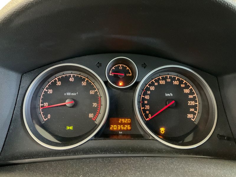Opel Astra 2.0 Turbo Innovation "110 Jahre" 2009 – снимка 4