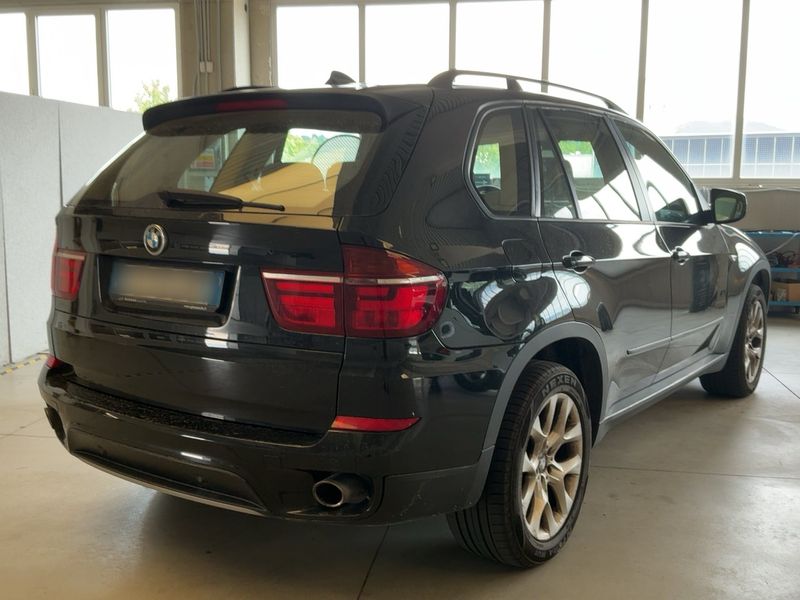 BMW X5 xDrive 30d 2011 – снимка на щета