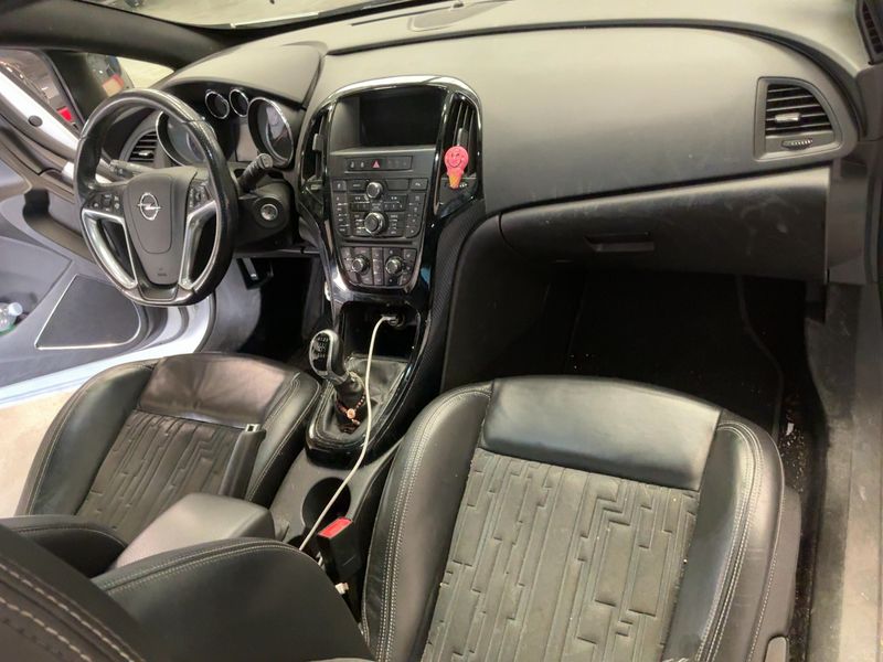 Opel Astra GTC 1.6 CDTI DPF Basis 2015 – снимка 12