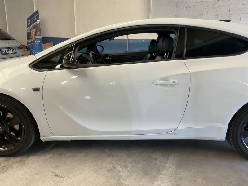Opel Astra GTC 1.6 CDTI DPF Basis 2015 – снимка 4