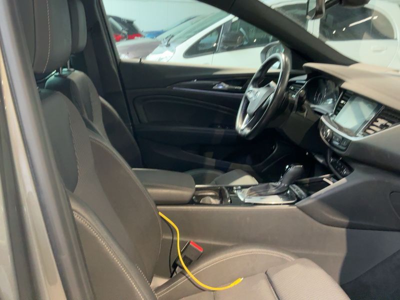 Opel Insignia Sports Tourer 2.0 CDTI Innovation 2018 – снимка 17