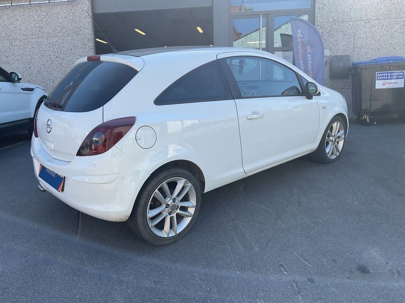 Opel Corsa 1.2 Basis 2011 – снимка 2