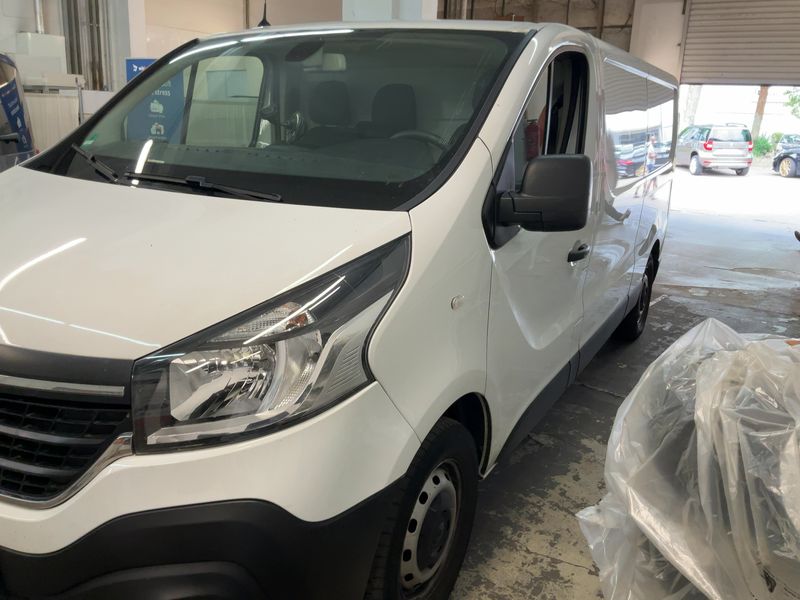 Renault Trafic 2.0 dCi L2H1 3,0t Komfort 2021 – снимка 2