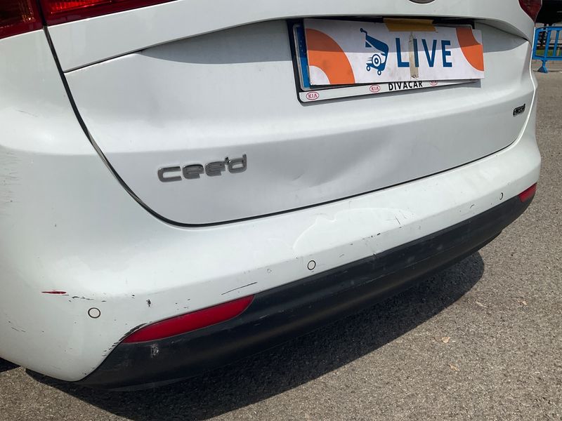 Kia cee'd 1.6 CRDi Drive 2014 – снимка 31