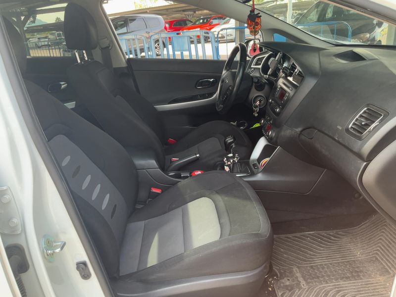 Kia cee'd 1.6 CRDi Drive 2014 – снимка 16