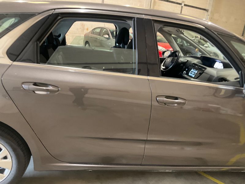 Citroen C4 Picasso 1.6 Blue-HDi Live Edition 2016 – снимка на щета 10