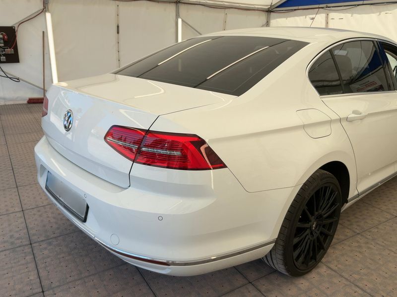 Volkswagen Passat 2.0 TDI Highline BlueMotion Tech 2016 – снимка 8