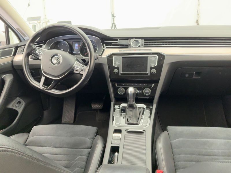 Volkswagen Passat 2.0 TDI Highline BlueMotion Tech 2016 – снимка 17