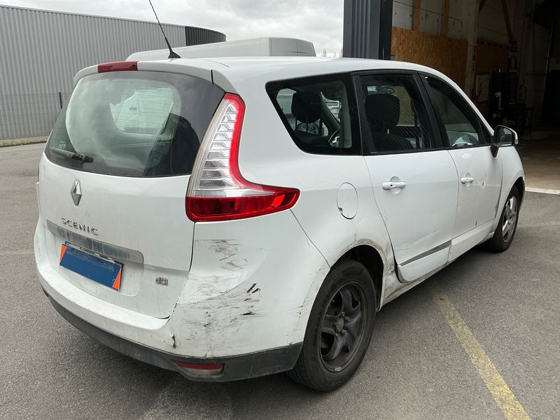 Renault Grand Scenic 1.5 dCi Life 2014 – снимка 2