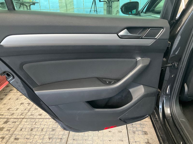 Volkswagen Passat 1.4 TSI ACT Comfortline BlueMotion Tech 2018 – снимка 26