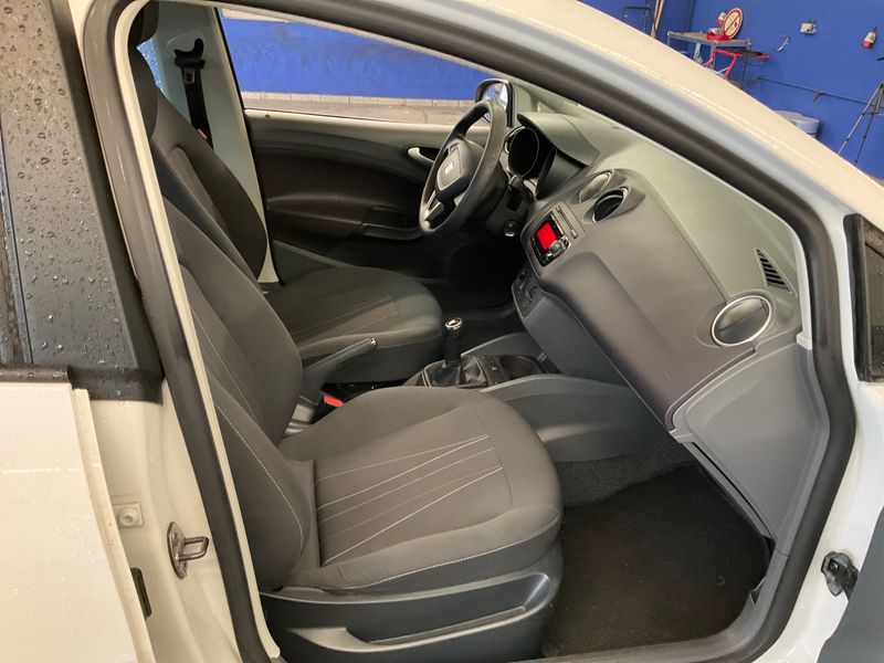 Seat Ibiza 1.4 Reference 2012 – снимка 3