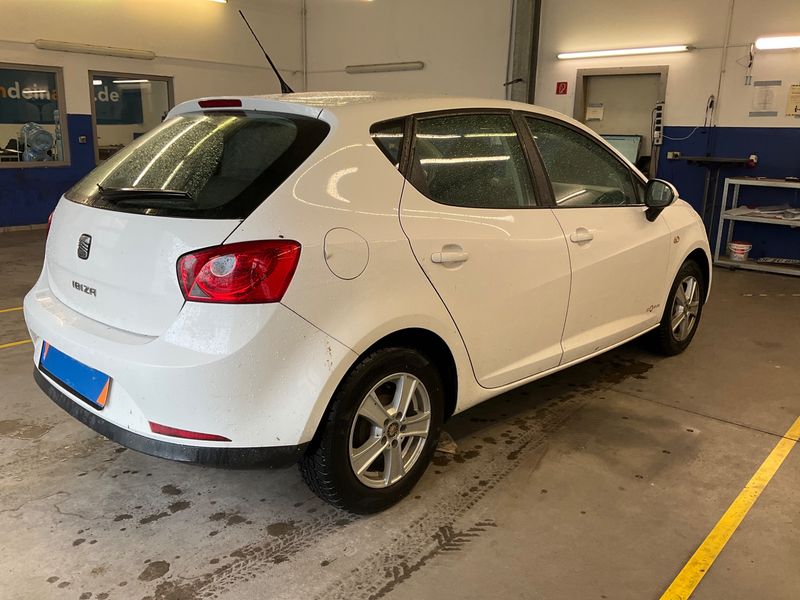 Seat Ibiza 1.4 Reference 2012 – снимка 2