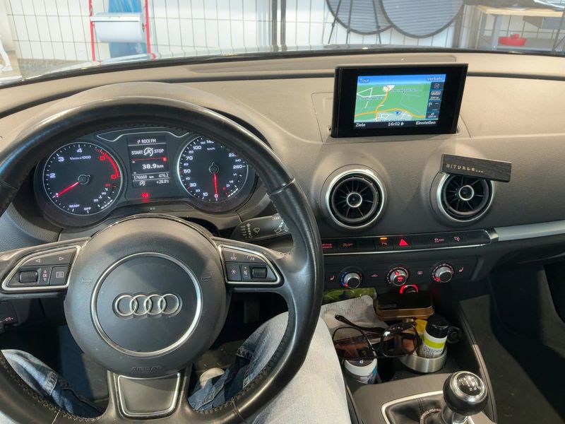 Audi A3 Sportback 2.0 TDI Ambition 2016 – снимка 17