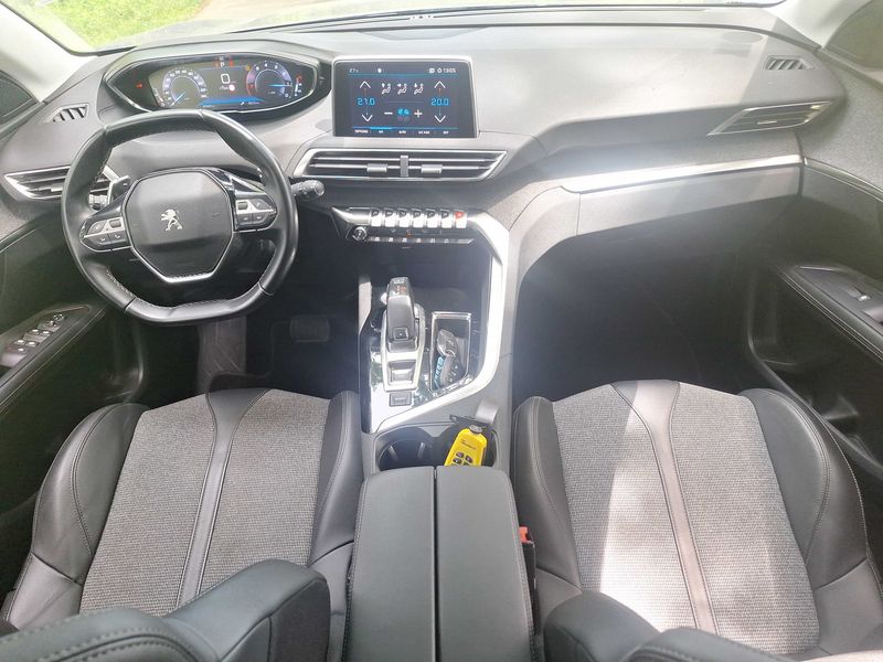 Peugeot 3008 1.2 PureTech Allure 2020 – снимка 11
