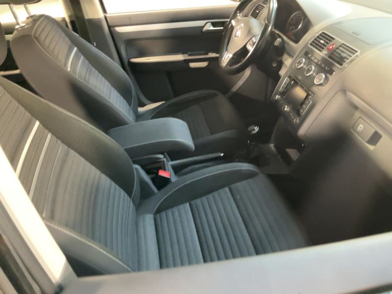 Volkswagen Touran 1.2 TSI Cup 2014 – снимка 17