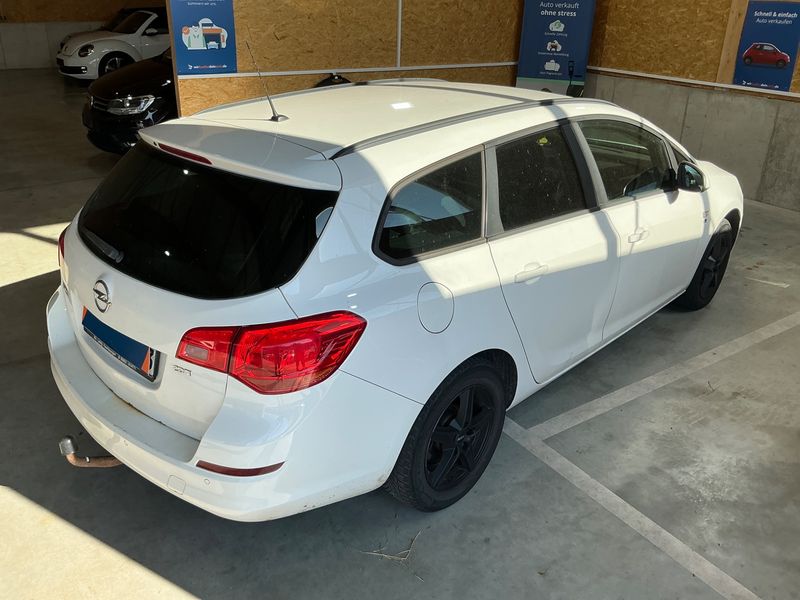 Opel Astra 1.7 CDTI 150 Jahre Opel 2012 – снимка 2