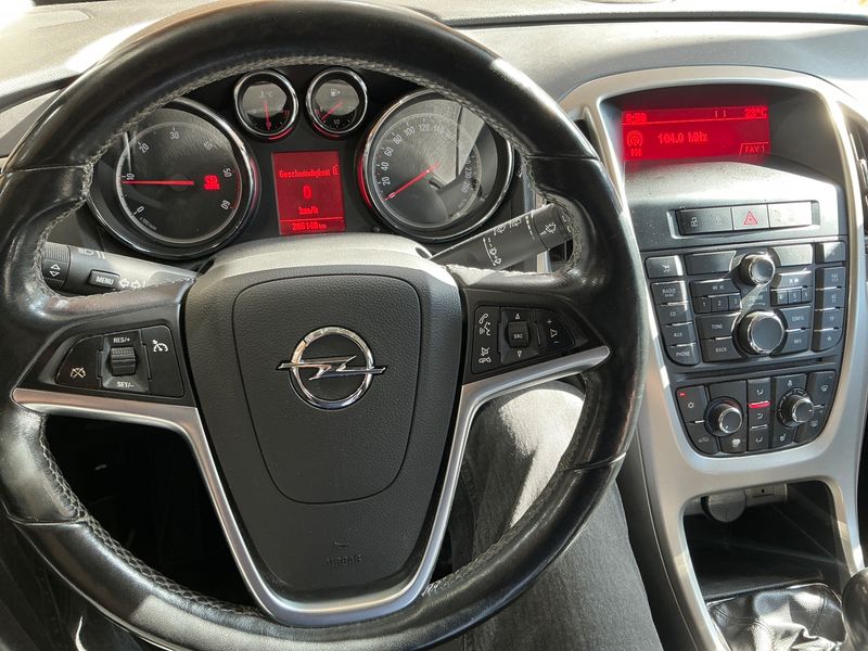 Opel Astra 1.7 CDTI 150 Jahre Opel 2012 – снимка 4