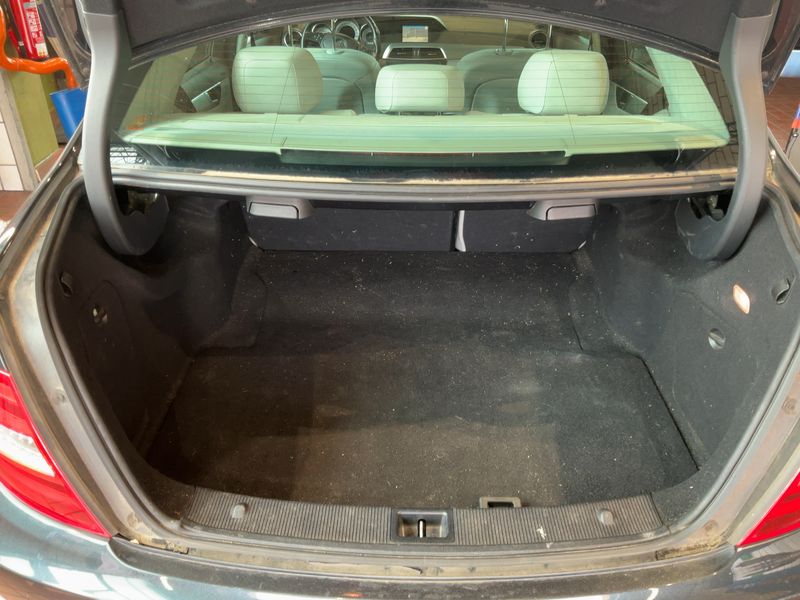 Mercedes-Benz C-Klasse C 200 CDI BlueEfficiency Avantgarde 2012 – снимка 15