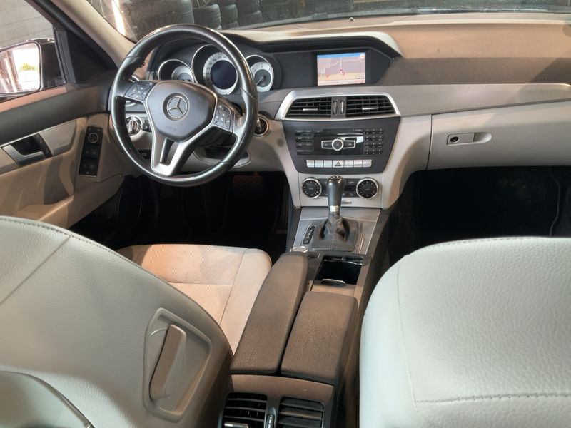 Mercedes-Benz C-Klasse C 200 CDI BlueEfficiency Avantgarde 2012 – снимка 17