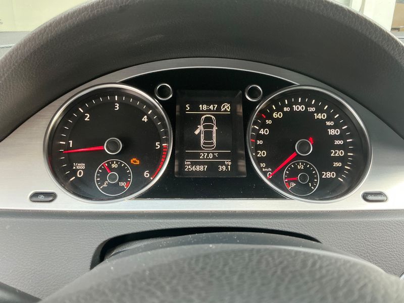 Volkswagen Passat CC 2.0 TDI 2010 – снимка 13