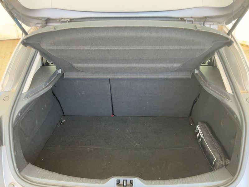Renault Megane 1.2 Paris 2014 – снимка 15