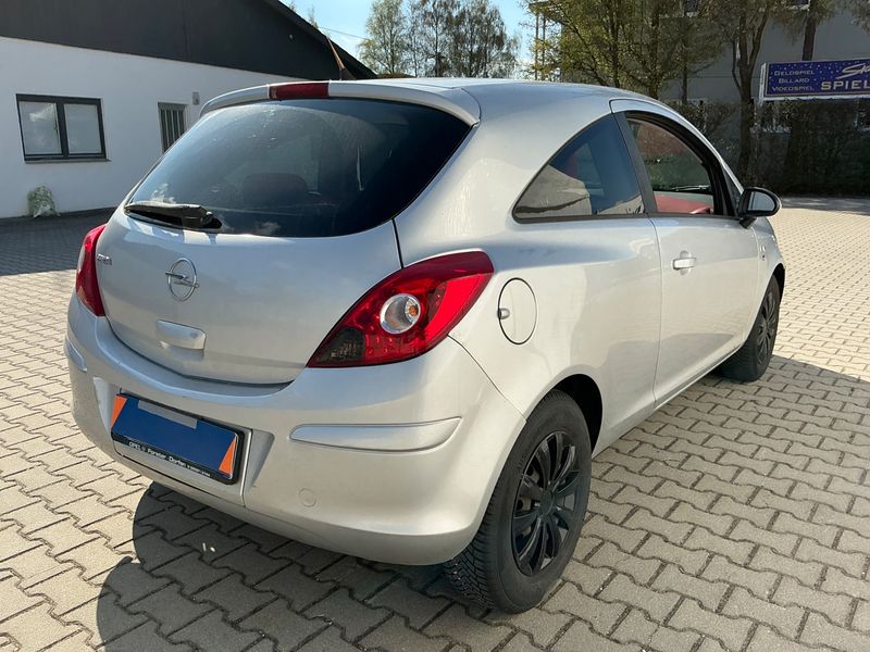 Opel Corsa 1.2 Edition "111 Jahre" 2010 – снимка 2